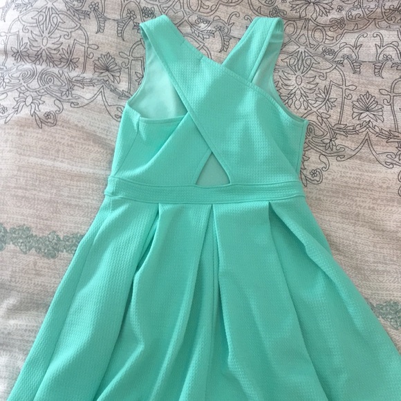 Meet your Posher, Natasha - Picture 2 of 2